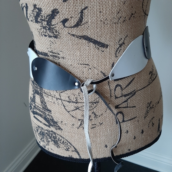 Accessories - BLACK AND WHITE LEATHER BELT